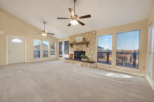 805 Lake View Drive, Montgomery, TX 77356