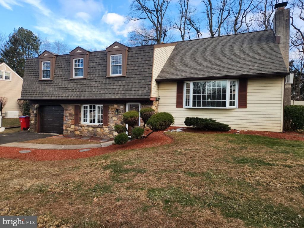 1019 DICK AVE, Warminster, PA 18974