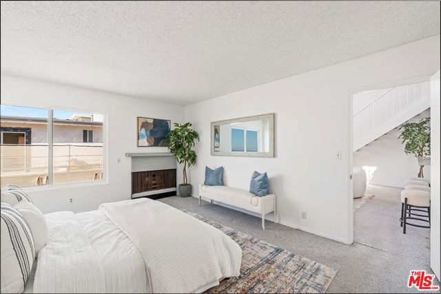 16 Quarterdeck Street 301, Marina Del Rey, CA 90292