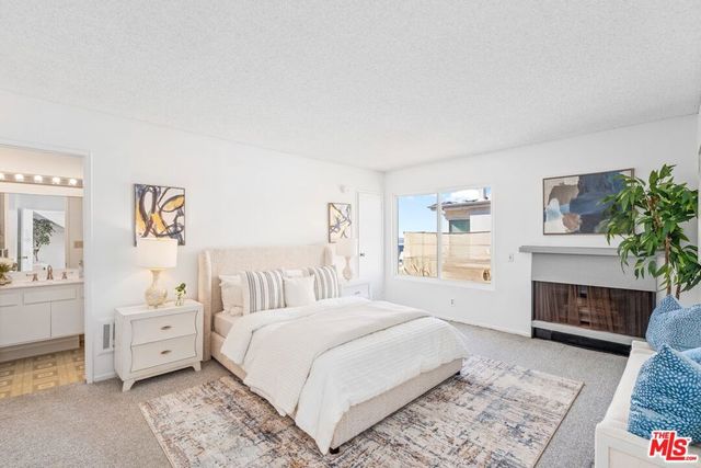 16 Quarterdeck Street 301, Marina Del Rey, CA 90292