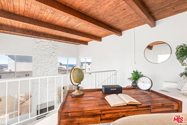 16 Quarterdeck Street 301, Marina Del Rey, CA 90292