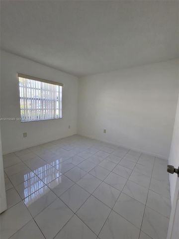 426 NE 210th Cir Ter 106-2, Miami, FL 33179