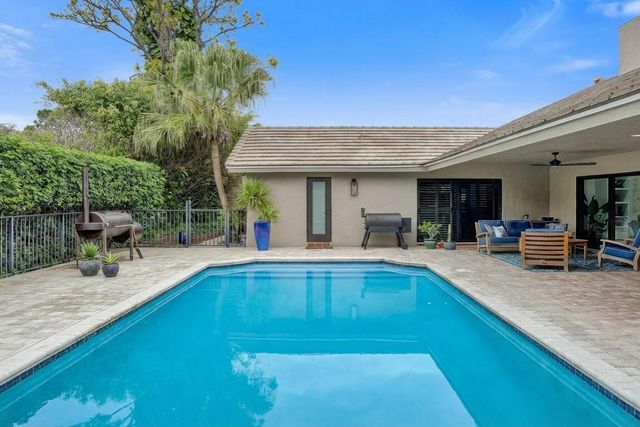 2413 NW 40th Circle, Boca Raton, FL 33431