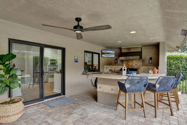 2413 NW 40th Circle, Boca Raton, FL 33431