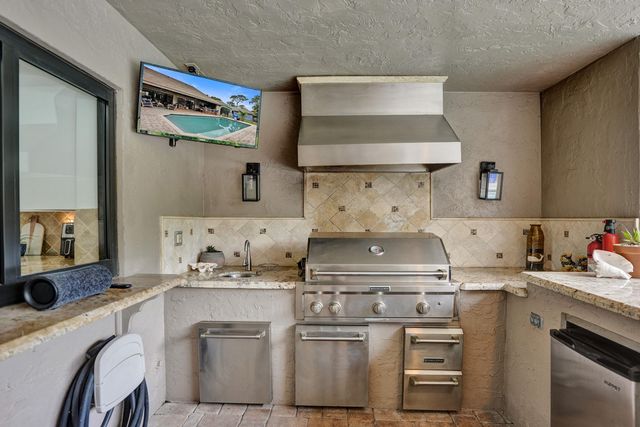 2413 NW 40th Circle, Boca Raton, FL 33431