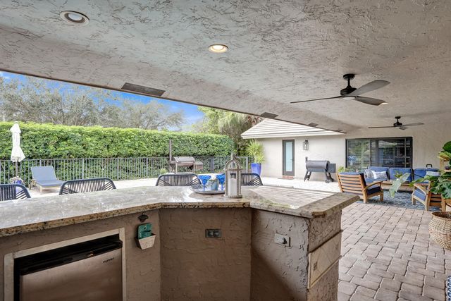 2413 NW 40th Circle, Boca Raton, FL 33431