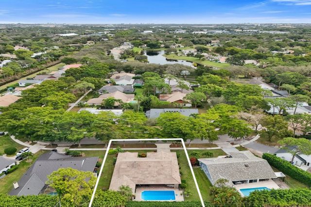 2413 NW 40th Circle, Boca Raton, FL 33431