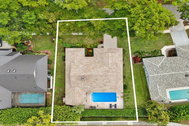 2413 NW 40th Circle, Boca Raton, FL 33431