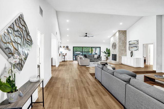 2413 NW 40th Circle, Boca Raton, FL 33431