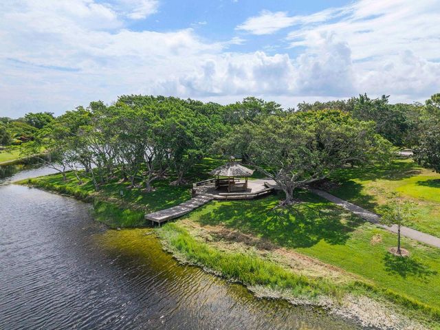 2413 NW 40th Circle, Boca Raton, FL 33431