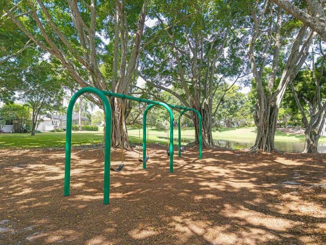 2413 NW 40th Circle, Boca Raton, FL 33431