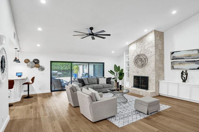 2413 NW 40th Circle, Boca Raton, FL 33431