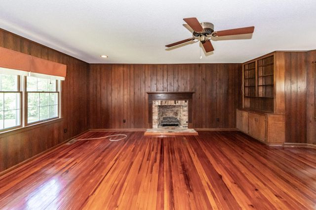 115 E Carolina Avenue, Summerville, SC 29483