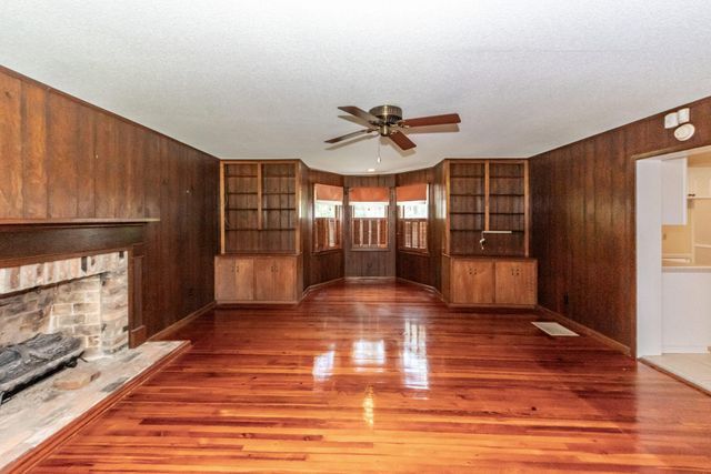 115 E Carolina Avenue, Summerville, SC 29483