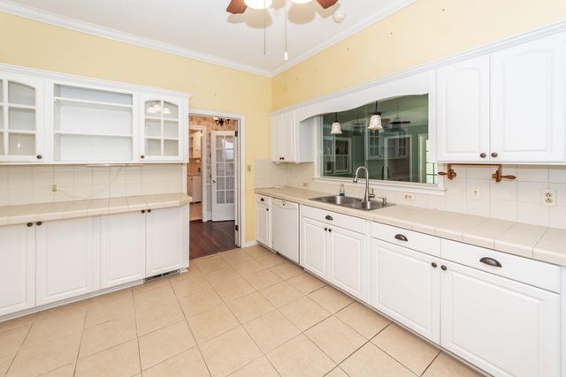 115 E Carolina Avenue, Summerville, SC 29483
