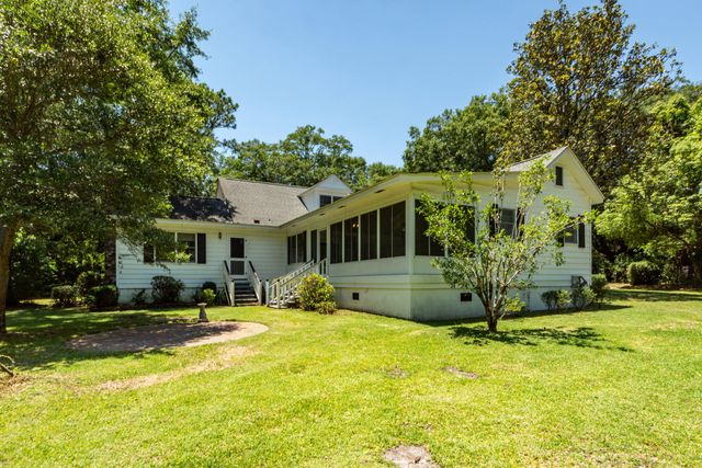 115 E Carolina Avenue, Summerville, SC 29483