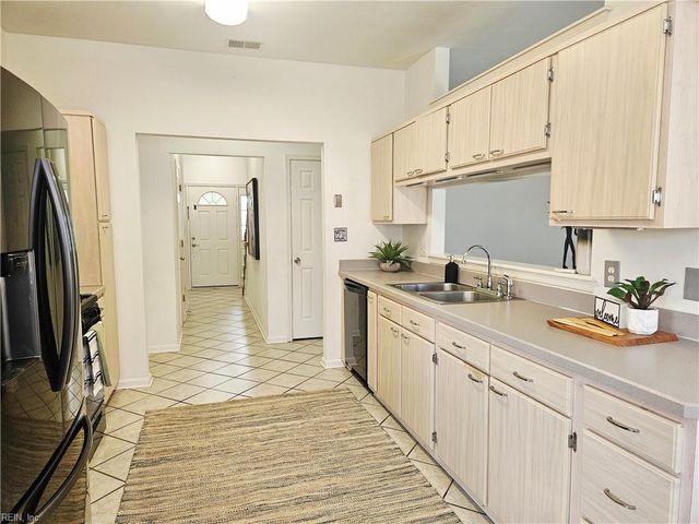 2208 Bagelwood CT, Virginia Beach, VA 23456
