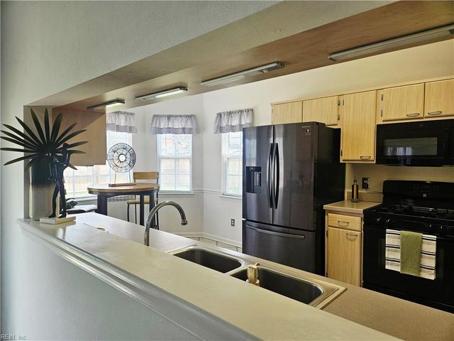 2208 Bagelwood CT, Virginia Beach, VA 23456