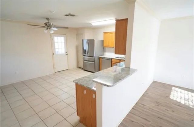 7910 Labrador Dr, Corpus Christi, TX 78414
