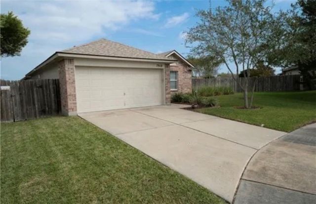 7910 Labrador Dr, Corpus Christi, TX 78414