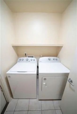 7910 Labrador Dr, Corpus Christi, TX 78414