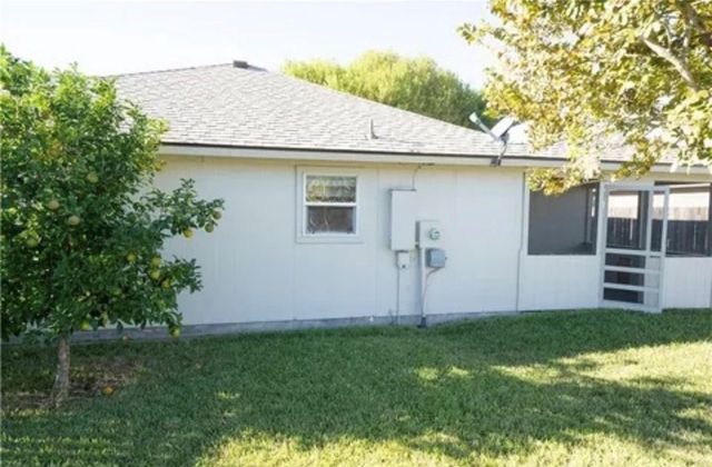 7910 Labrador Dr, Corpus Christi, TX 78414