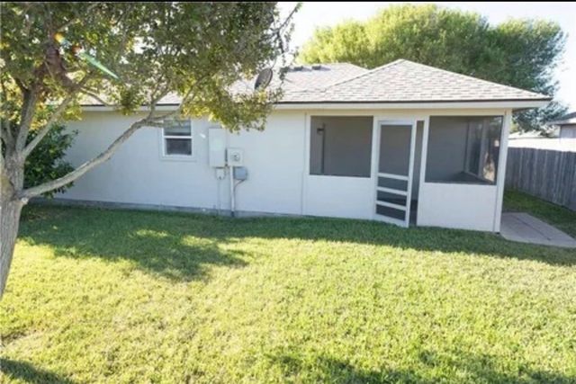 7910 Labrador Dr, Corpus Christi, TX 78414