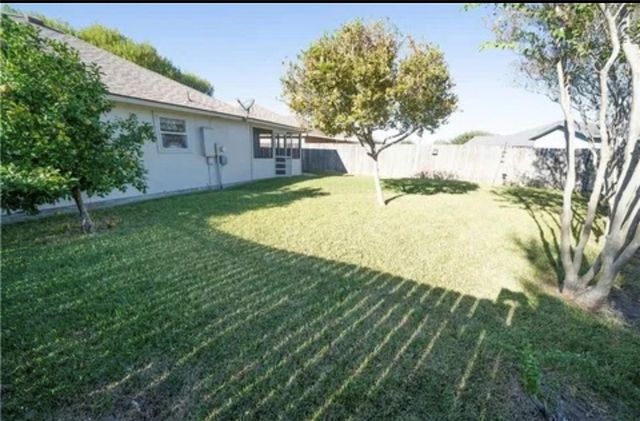7910 Labrador Dr, Corpus Christi, TX 78414
