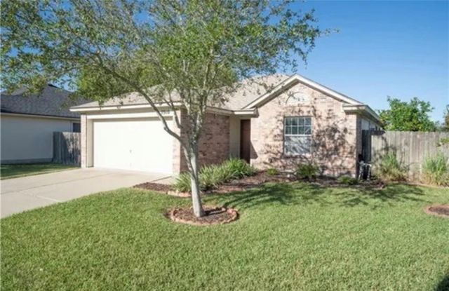 7910 Labrador Dr, Corpus Christi, TX 78414