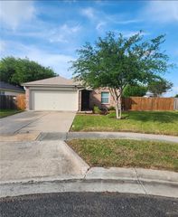 7910 Labrador Dr, Corpus Christi, TX 78414