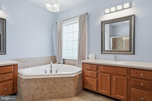 1735 IRON HORSE RD, Huntingdon Valley, PA 19006