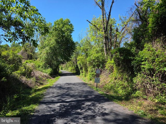 1735 IRON HORSE RD, Huntingdon Valley, PA 19006