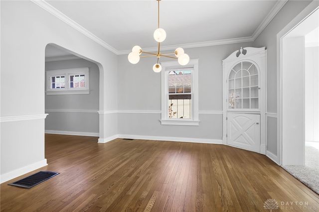 320 Claranna Avenue, Oakwood, OH 45419