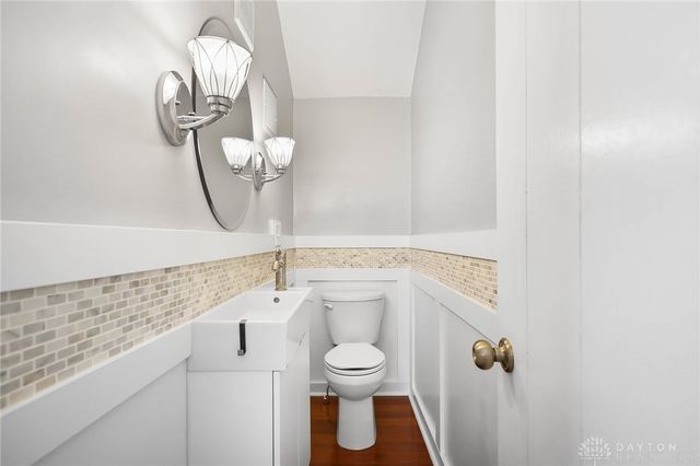 320 Claranna Avenue, Oakwood, OH 45419