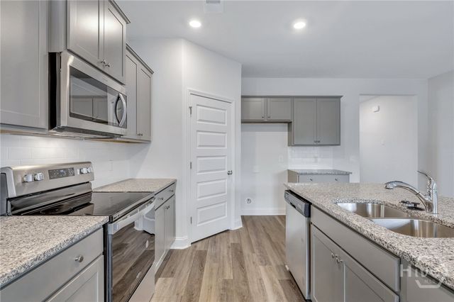 240 Logging Hill Drive, Richmond Hill, GA 31324