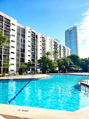 17021 N Bay Rd 324, Sunny Isles Beach, FL 33160