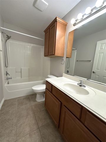 305 Holleman Drive E 1504, College Station, TX 77840