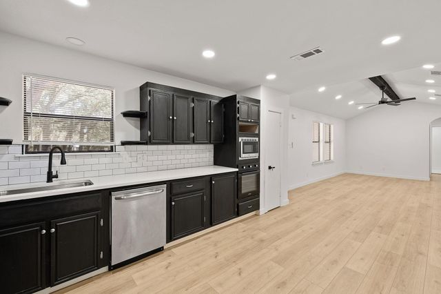 349 Forest Lake DR, Del Valle, TX 78617