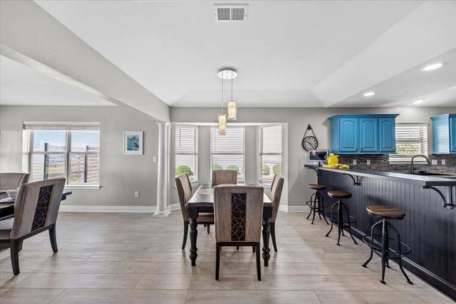 156 shoreline Drive, Mary Esther, FL 32569