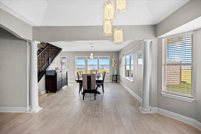 156 shoreline Drive, Mary Esther, FL 32569