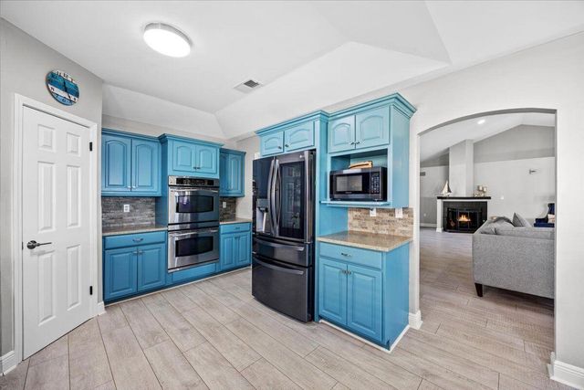 156 shoreline Drive, Mary Esther, FL 32569