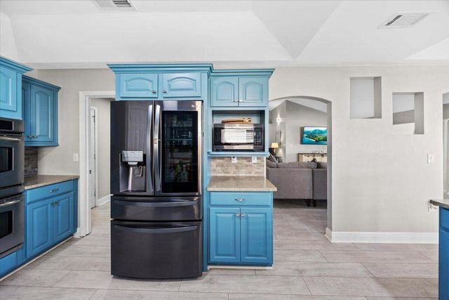 156 shoreline Drive, Mary Esther, FL 32569