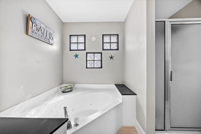 156 shoreline Drive, Mary Esther, FL 32569