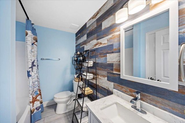 156 shoreline Drive, Mary Esther, FL 32569