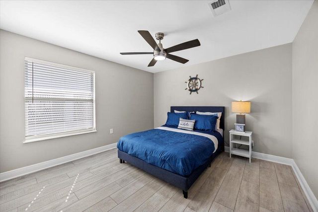 156 shoreline Drive, Mary Esther, FL 32569