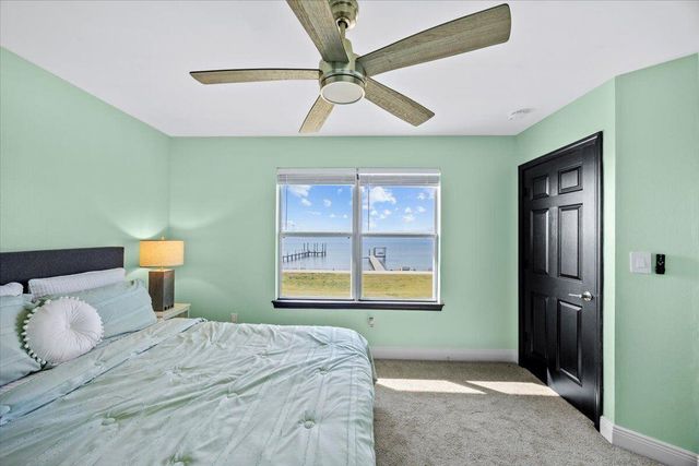 156 shoreline Drive, Mary Esther, FL 32569