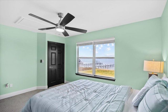 156 shoreline Drive, Mary Esther, FL 32569