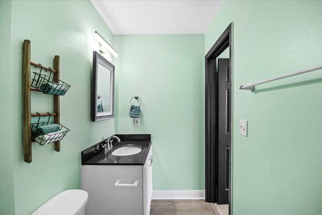 156 shoreline Drive, Mary Esther, FL 32569