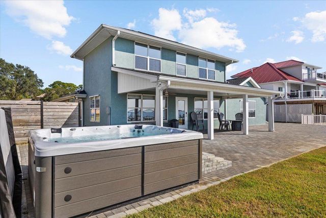 156 shoreline Drive, Mary Esther, FL 32569