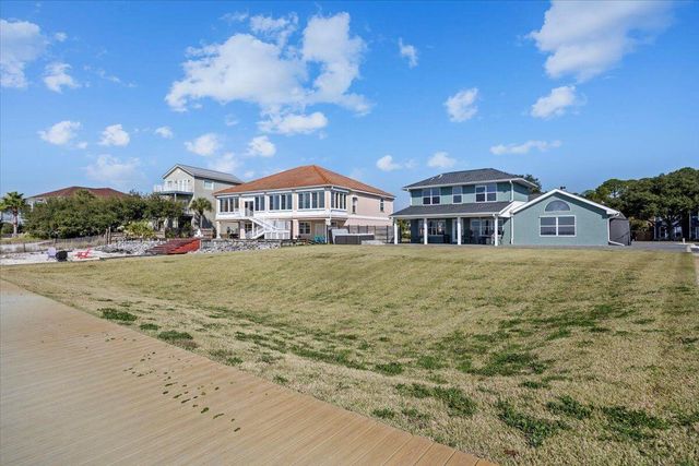 156 shoreline Drive, Mary Esther, FL 32569